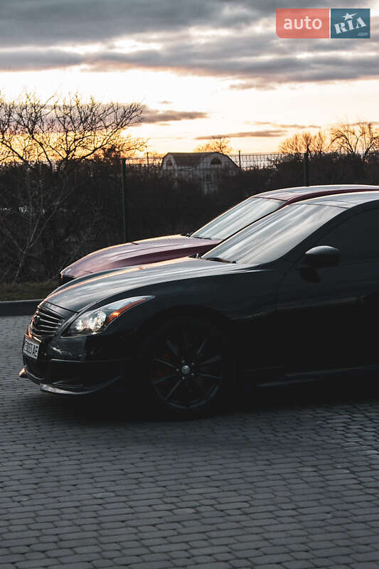 Кабріолет Infiniti G37 2013 в Кам'янському