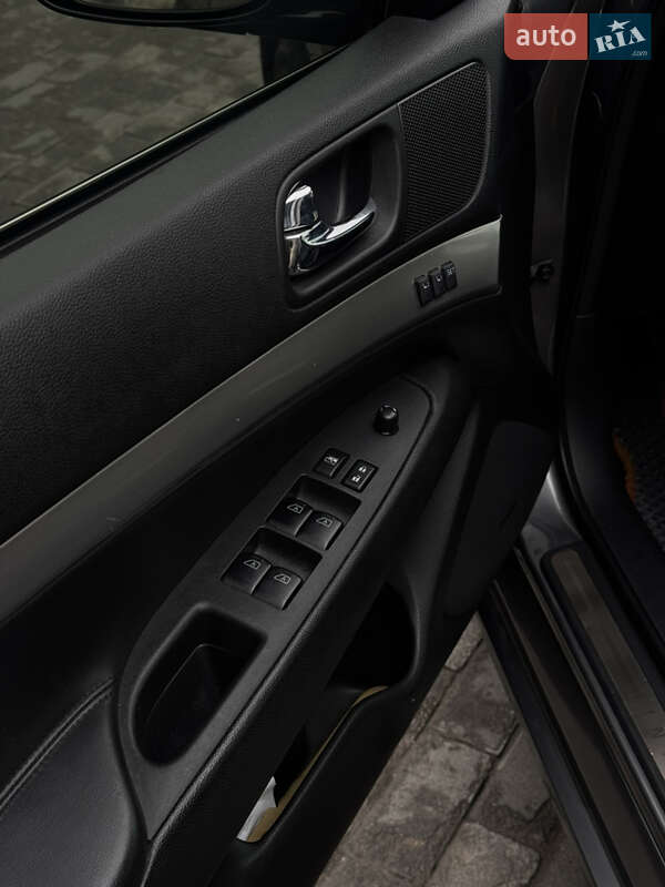 Седан Infiniti G37 2013 в Тернополе