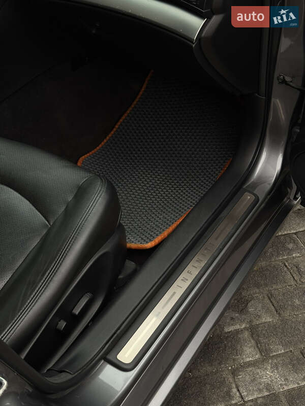 Седан Infiniti G37 2013 в Тернополе