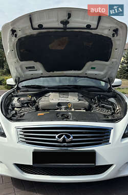 Купе Infiniti G37 2012 в 