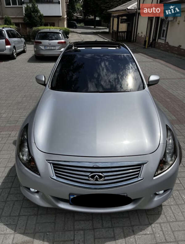 Infiniti G37 2012