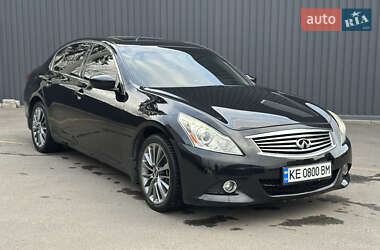 Седан Infiniti G37 2011 в 