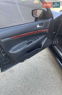 Седан Infiniti G37 2008 в Тростянце
