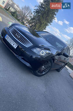 Седан Infiniti G37 2008 в Тростянце