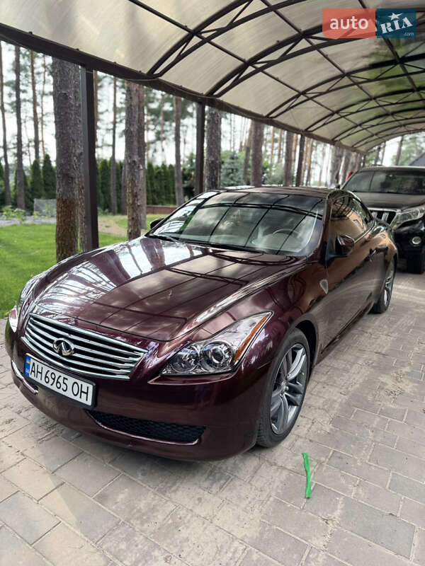 Кабриолет Infiniti G37 2010 в Киеве