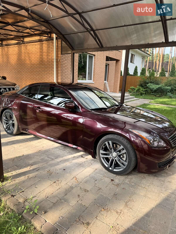 Кабриолет Infiniti G37 2010 в Киеве