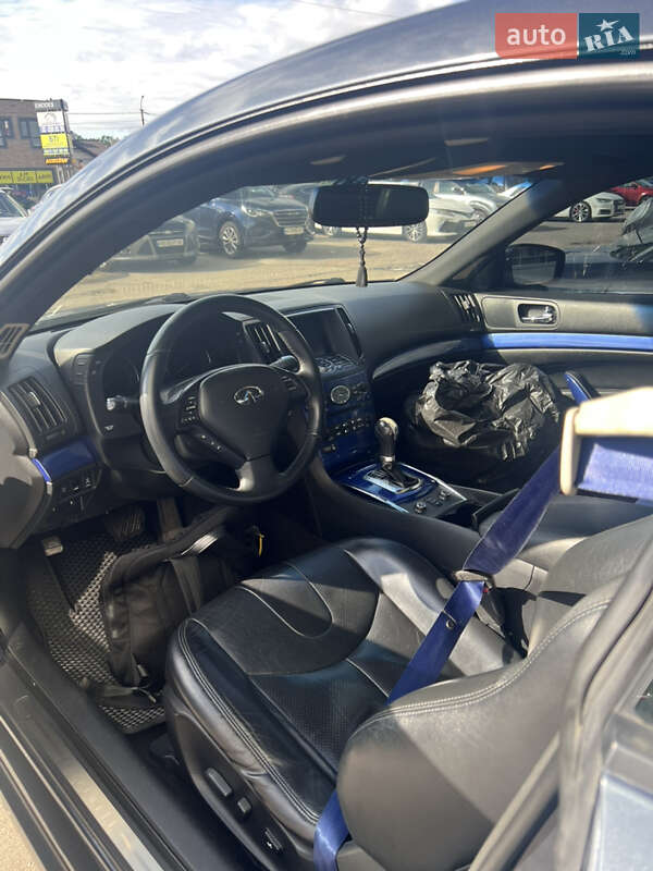 Купе Infiniti G37 2010 в Києві