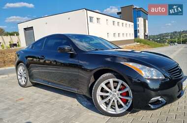 Купе Infiniti G37 2009 в Черновцах