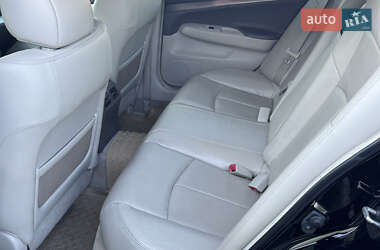 Купе Infiniti G37 2011 в 