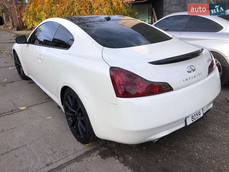 Купе Infiniti G37 2008 в Києві