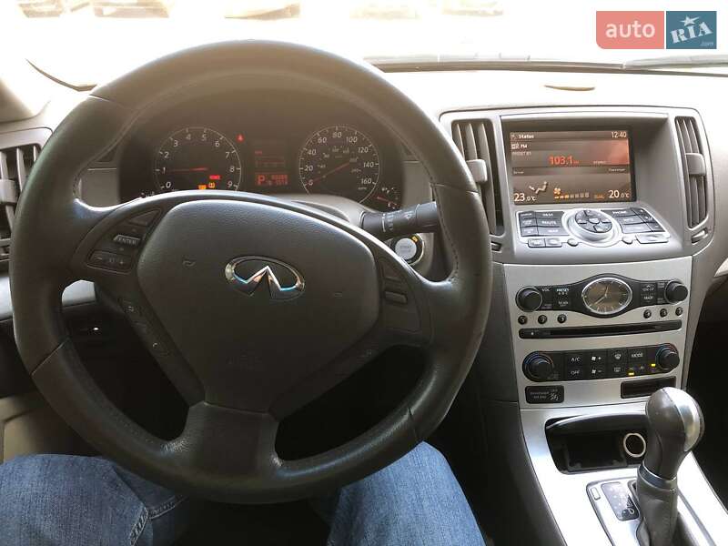 Купе Infiniti G37 2008 в Києві