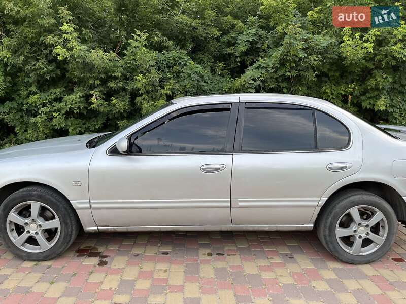 Седан Infiniti I30 1998 в Днепре