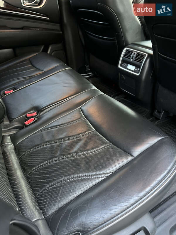 Внедорожник / Кроссовер Infiniti JX35 2013 в Киеве