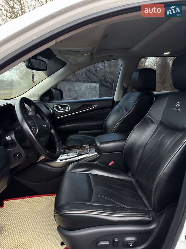 Внедорожник / Кроссовер Infiniti JX35 2013 в Бродах