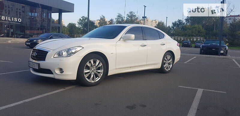 Седан Infiniti M25 2012 в Києві