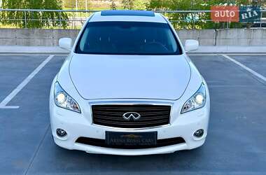 Седан Infiniti M25 2012 в 