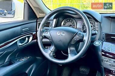 Седан Infiniti M25 2012 в 
