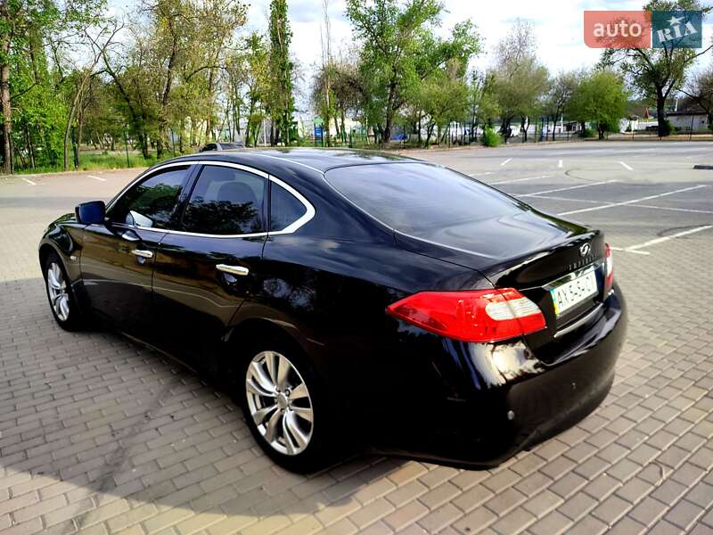 Седан Infiniti M25 2012 в Запоріжжі