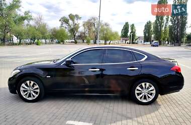 Седан Infiniti M25 2012 в 