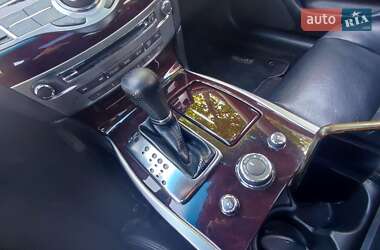 Седан Infiniti M25 2012 в 