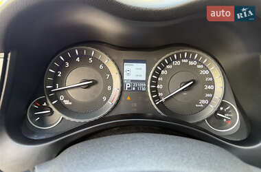 Седан Infiniti M25 2012 в 