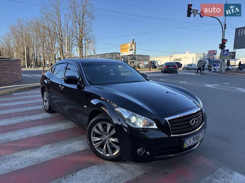 Седан Infiniti M25 2012 в Киеве