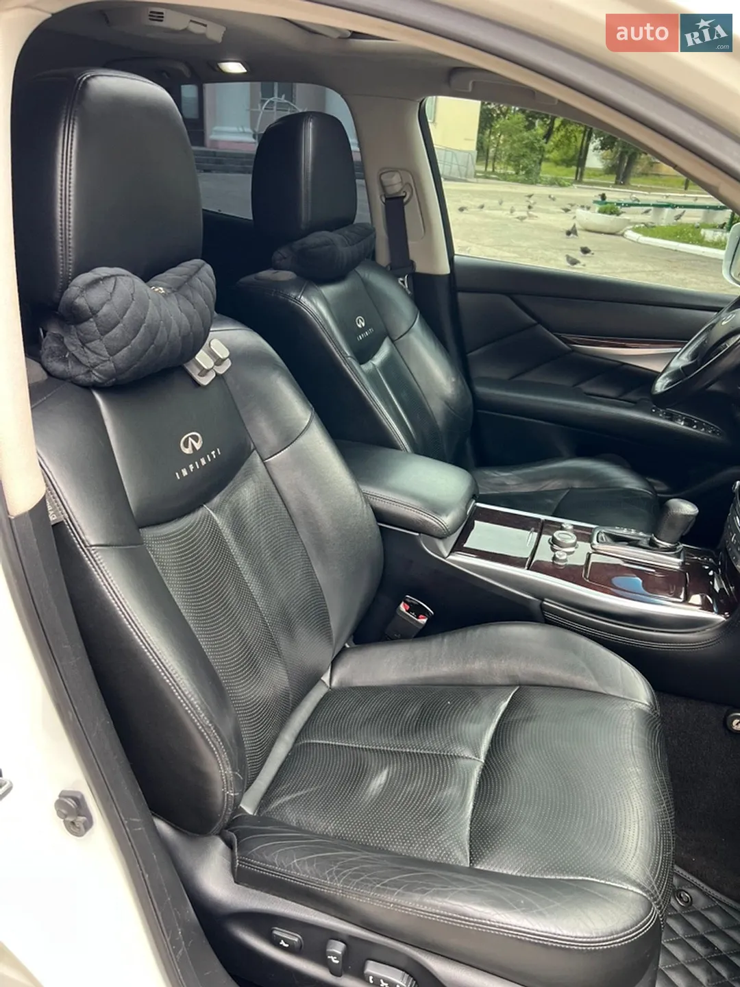 2011 Infiniti M - мініатюра 18