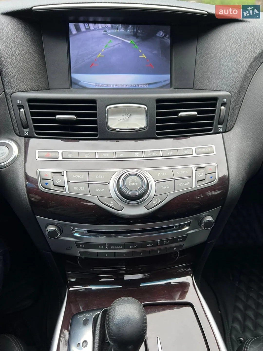 2011 Infiniti M - мініатюра 26