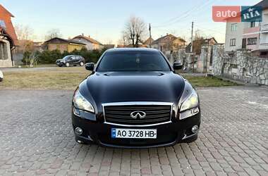 Седан Infiniti M30 2010 в 