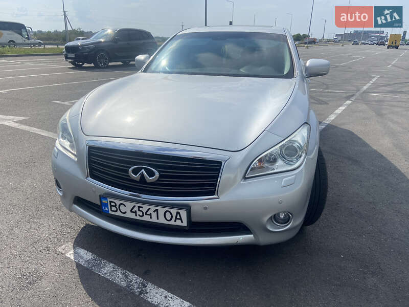 Infiniti M30 2011 Infiniti M30 2011