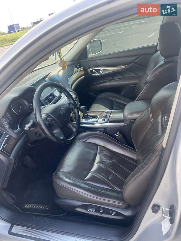 Седан Infiniti M30 2011 в Львові