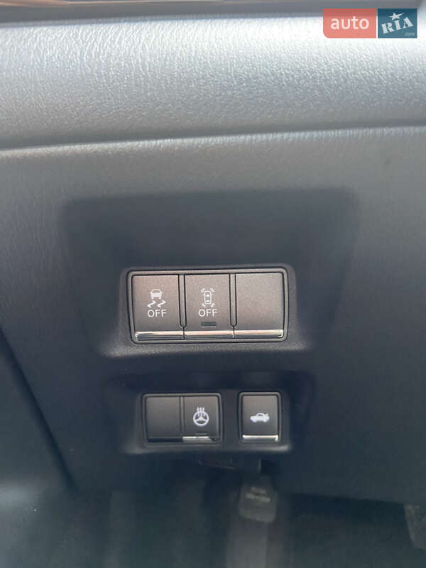 Седан Infiniti M30 2011 в Львові