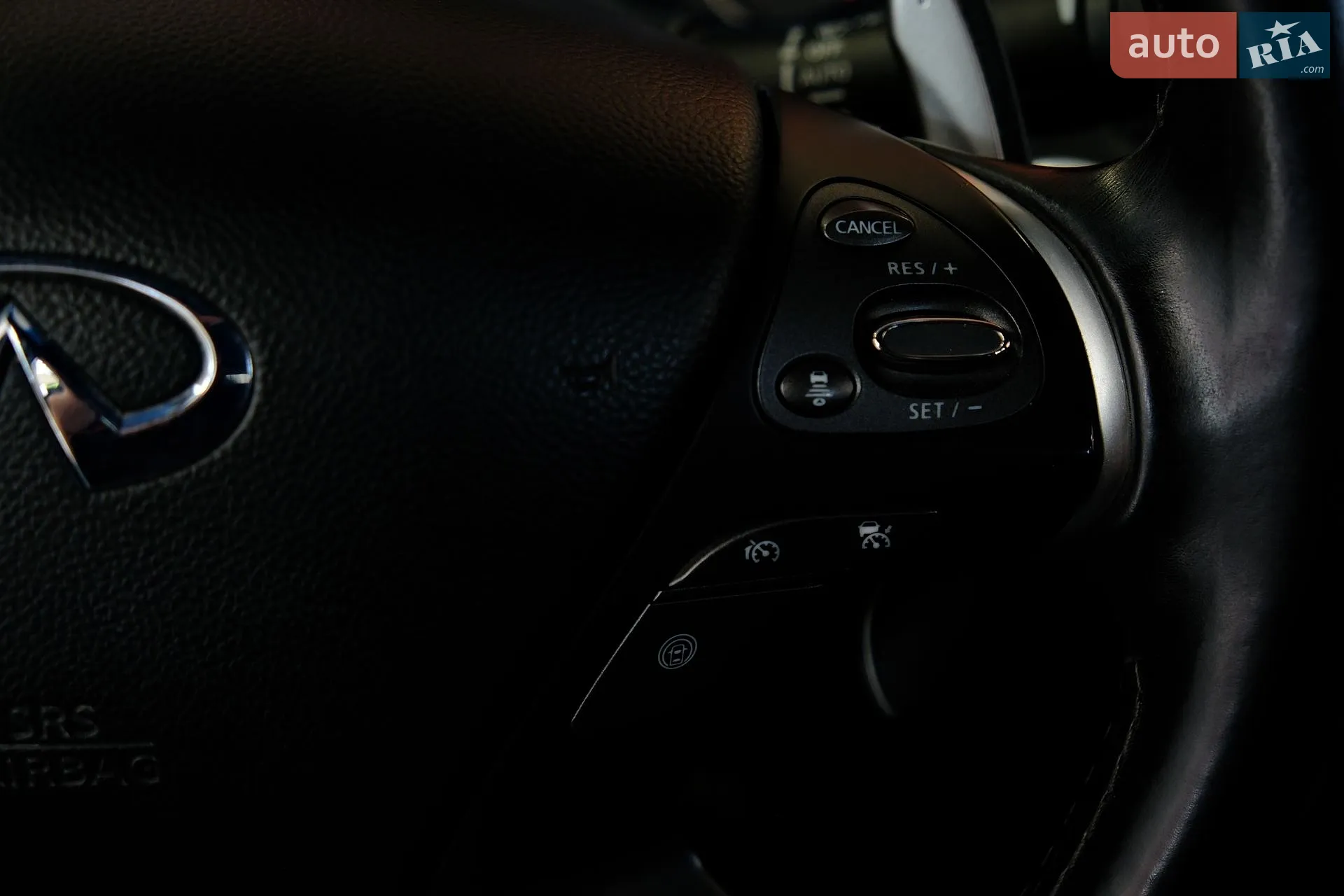 2013 Infiniti M - мініатюра 19