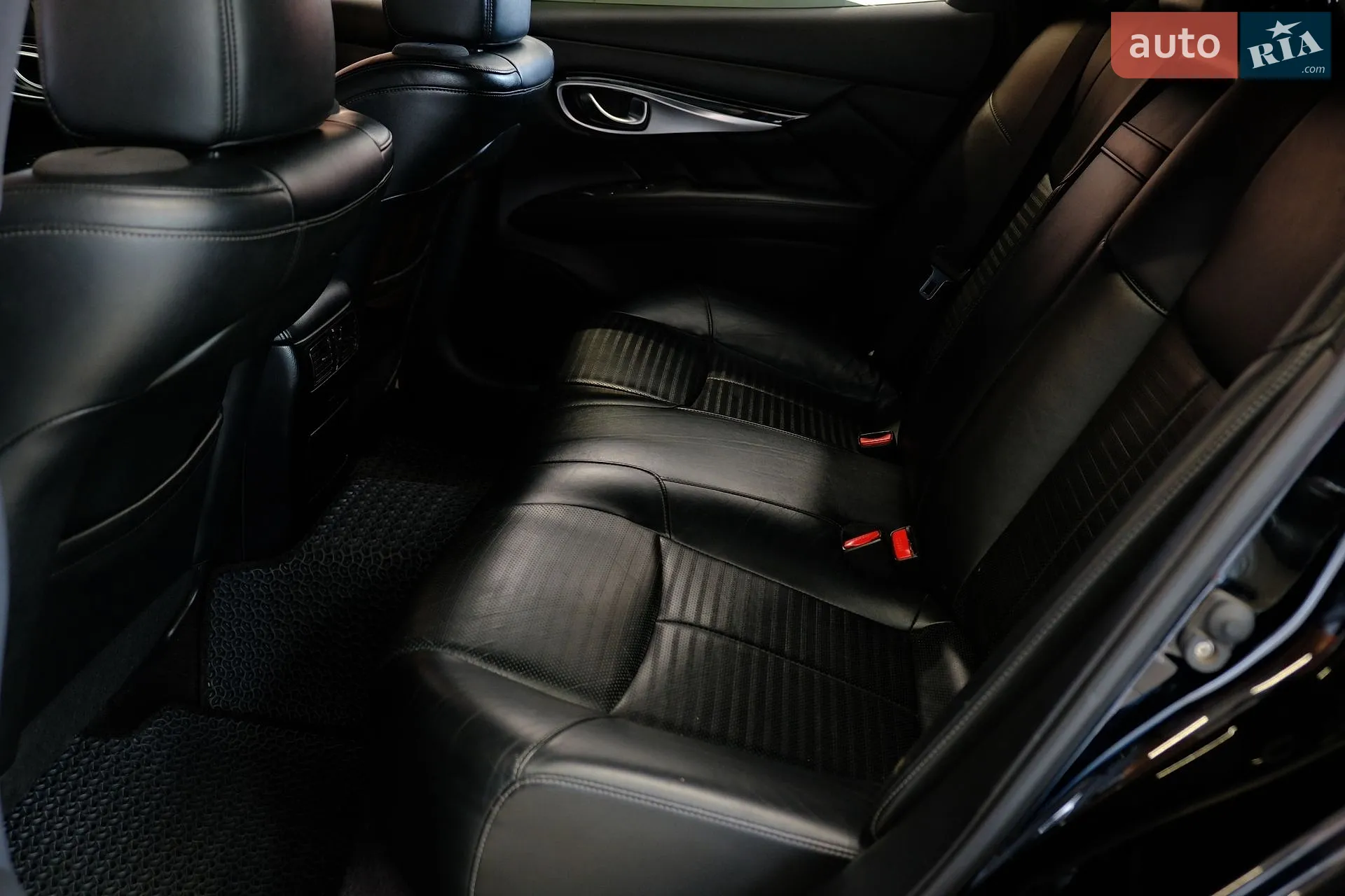 2013 Infiniti M - мініатюра 32