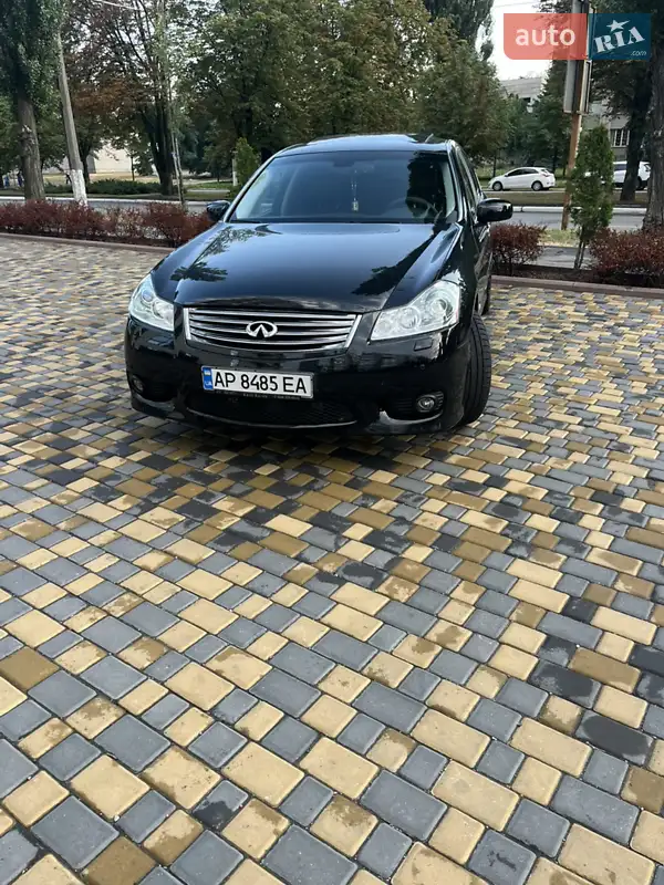 Infiniti M35