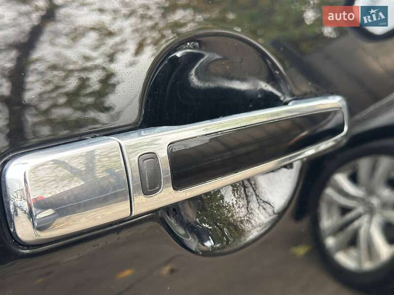 Седан Infiniti M35 2010 в Киеве