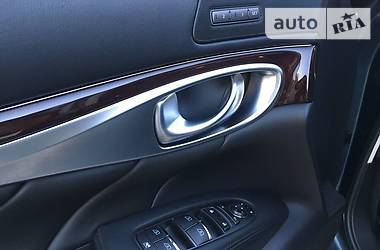 Седан Infiniti M37 2013 в 