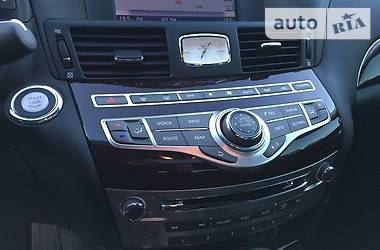 Седан Infiniti M37 2013 в 