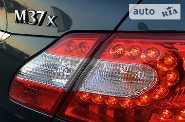 Седан Infiniti M37 2013 в 