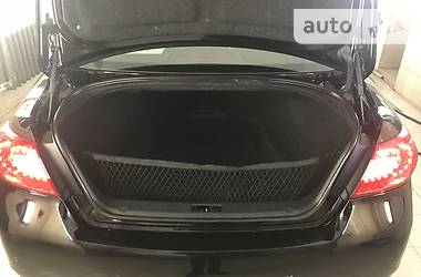 Седан Infiniti M37 2013 в 