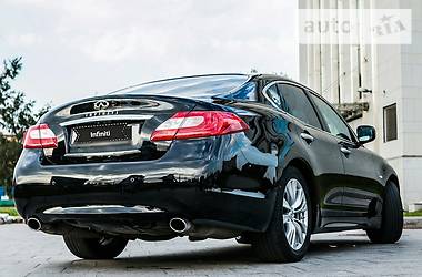 Седан Infiniti M37 2013 в 