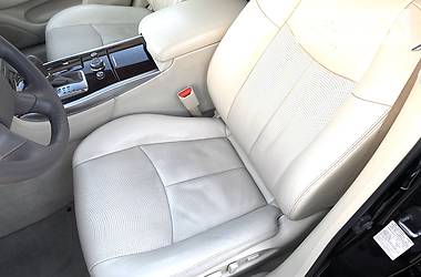 Седан Infiniti M37 2013 в 
