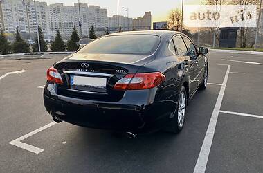 Седан Infiniti M37 2013 в 