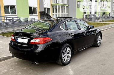 Седан Infiniti M37 2013 в 