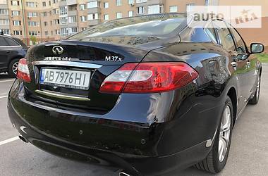 Седан Infiniti M37 2013 в 