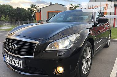 Седан Infiniti M37 2013 в 