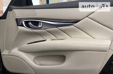 Седан Infiniti M37 2013 в 