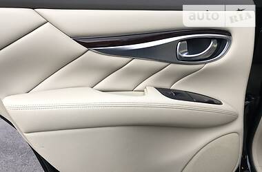 Седан Infiniti M37 2013 в 