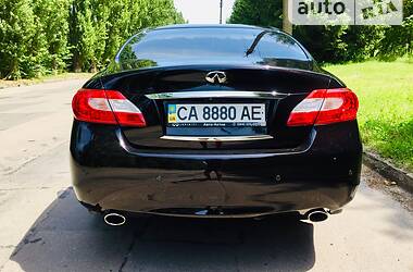 Седан Infiniti M37 2013 в 