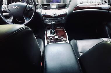 Седан Infiniti M37 2013 в 